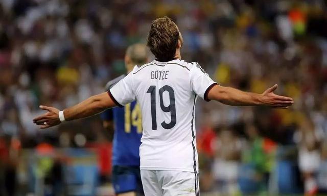 乐动体育-葡萄牙队风头正劲，稳坐积分榜前列(策马扬鞭正当时矢志笃行立芳华)