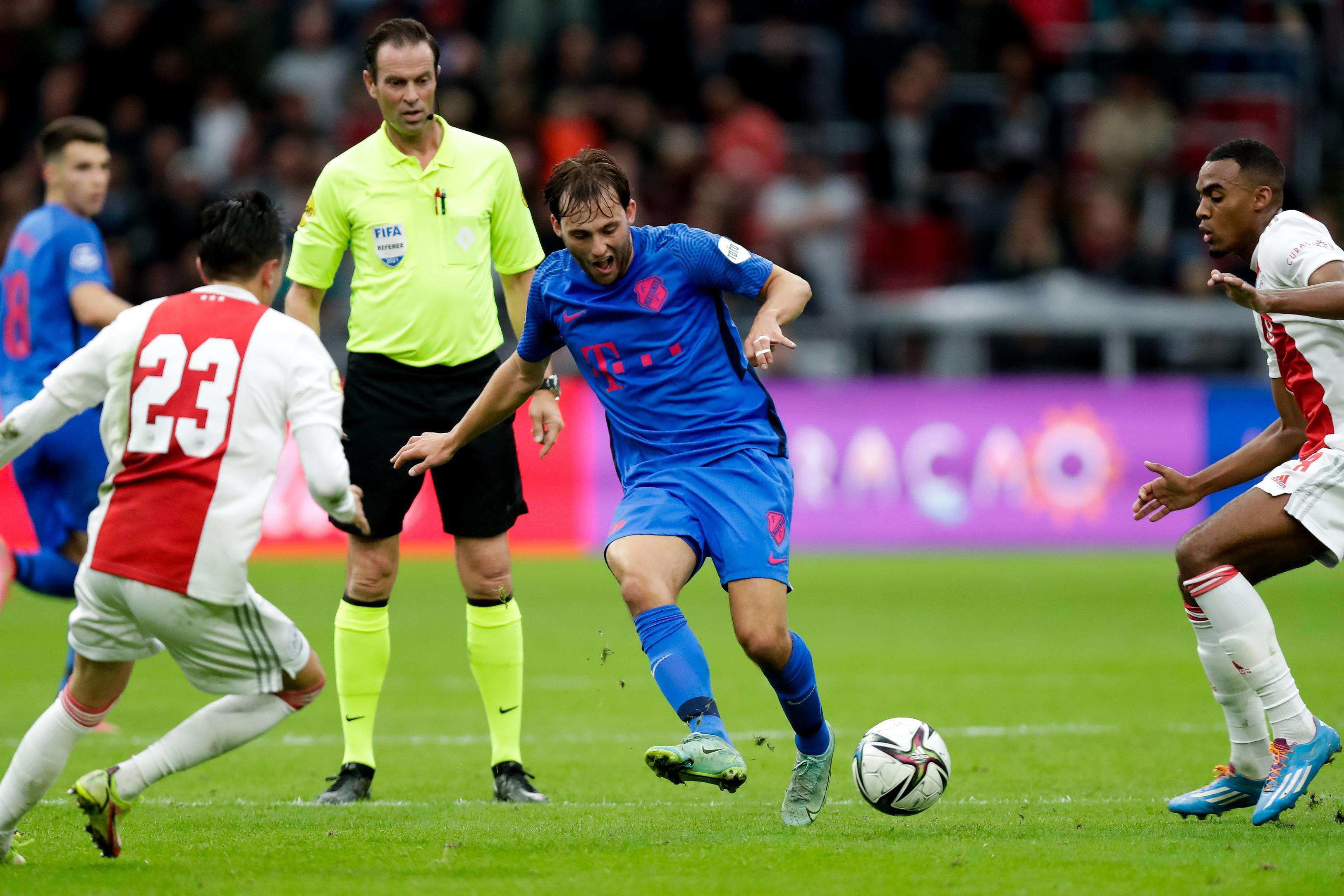 克罗托内主场力克阿贾克斯,保持领先优势的简单介绍 克罗托内主场力克阿贾克斯,保持领先优势的简单介绍